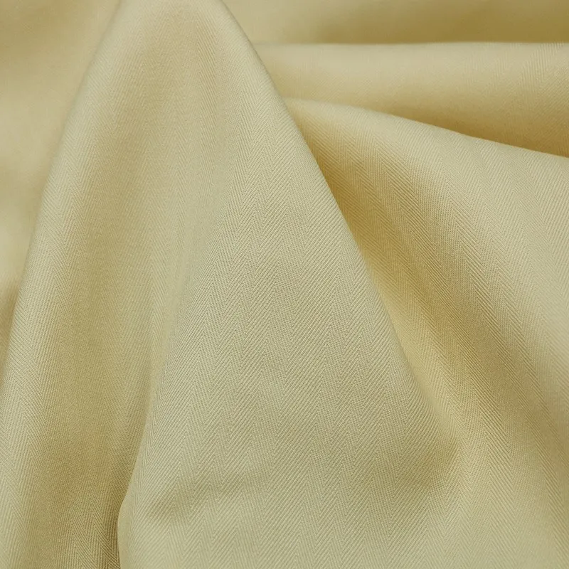 

This is a classic herringbone fabric made of natural and tussah silk an intangible cultural heritage