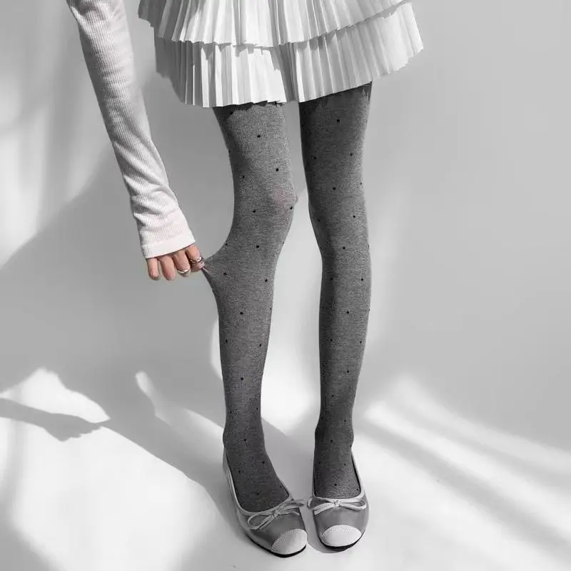 سراويل ضيقة نسائية على شكل جمل كحلي مضادة للتمزق رفيعة للغاية ومريحة للغاية لجميع المواسم من الجلد العاري بجرس سفلي على شكل ملمس خارجي