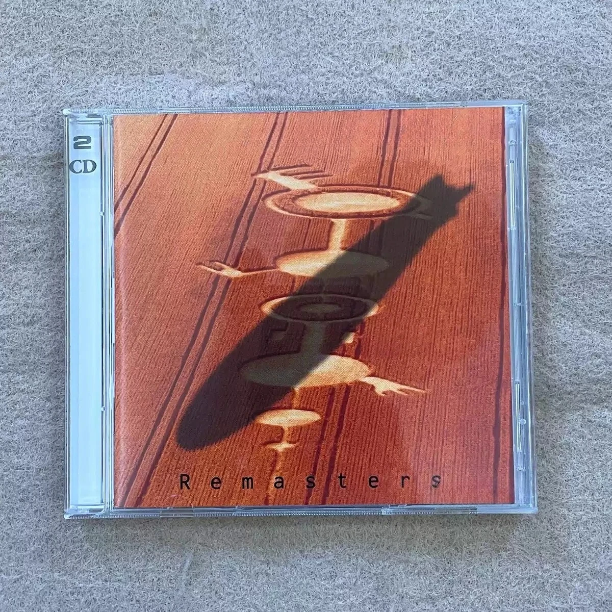 Vintage Klassische Hard Rock Audio-CD Doppel-Disc mit Holzmaserung Abstrakte Silhouette Kunst-Thematik Optimierte Masterqualität Physische Musik