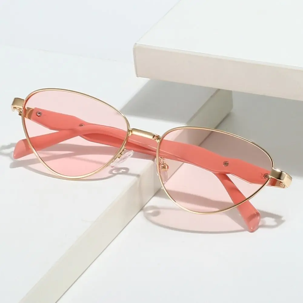 

Designer New Triangle Sun Glasses Luxury UV400 Cat Eye Sunglasses Alloy Travel Spicy Girls Shades Glasses Outdoor