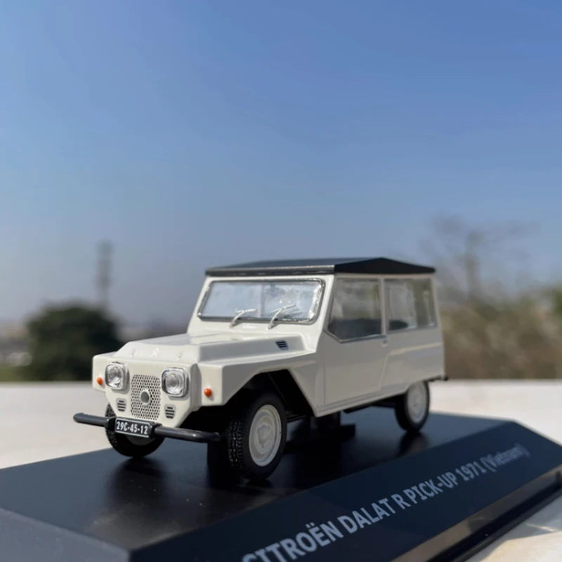 Diecast 1:43 Scale 1971 Citroen SUV Vintage Car Alloy Model Finished Simulation Collection Decoratio Boy Gift Toy Static Display