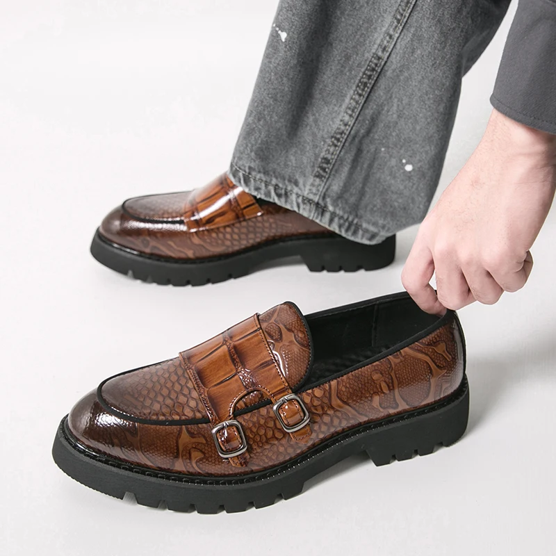 Retro Men Casual Leather Shoes Black-brown Color Men Thick-soled Anti-slip One-piece Busines Office Shoes Gentleman Social Shoes