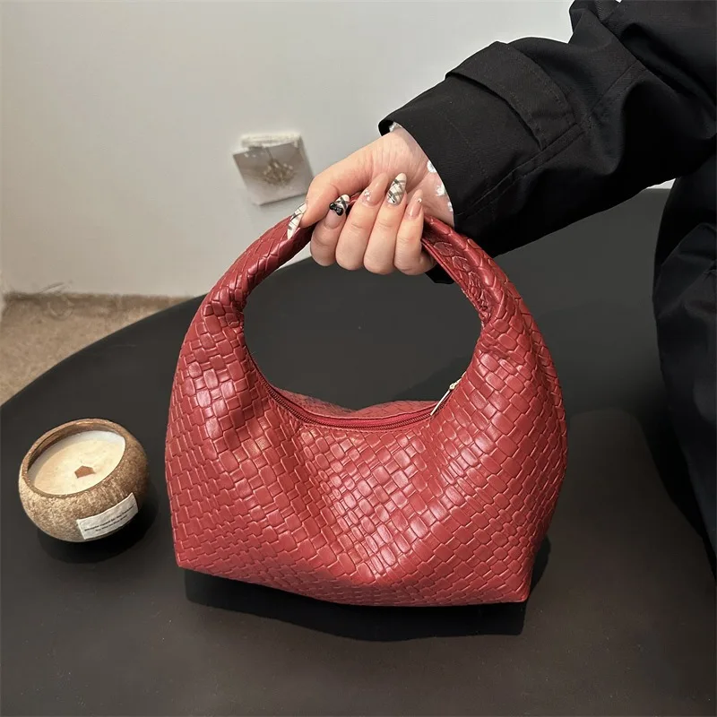 

Классическая женская трехмерная тканая сумка-хобо из мягкого полиуретана, с высококачественной ручкой, подходит для повседневной сумки.