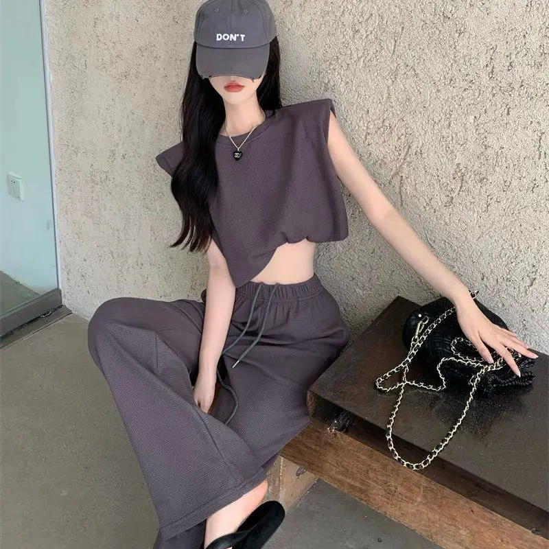 

Комплекты в спортивном стиле, женские свободные однотонные укороченные топы на бретелях, летние дышащие брюки с высокой талией, студенческая простая уличная одежда, модные популярные брюки