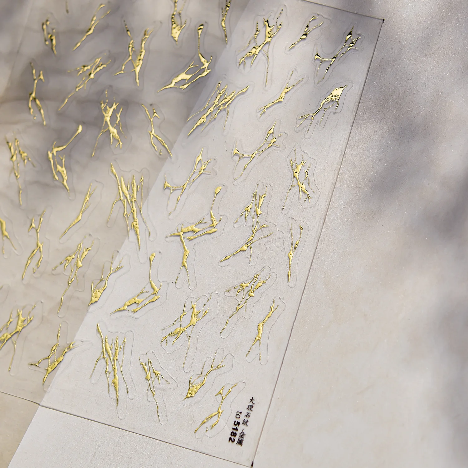 Schwarz-weiße Nagelaufkleber, hochwertiges Gold und Silber, unregelmäßige Marmorstruktur, Design-Aufkleber, Nagelkunst-Dekoration, T-5202