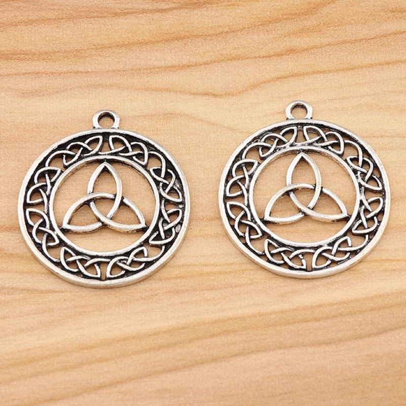 15 Pieces Tibetan Silver Large Celtic Knot Trinity Triquetra Round Charms Pendant for DIY Necklace Jewelry Making Accessories