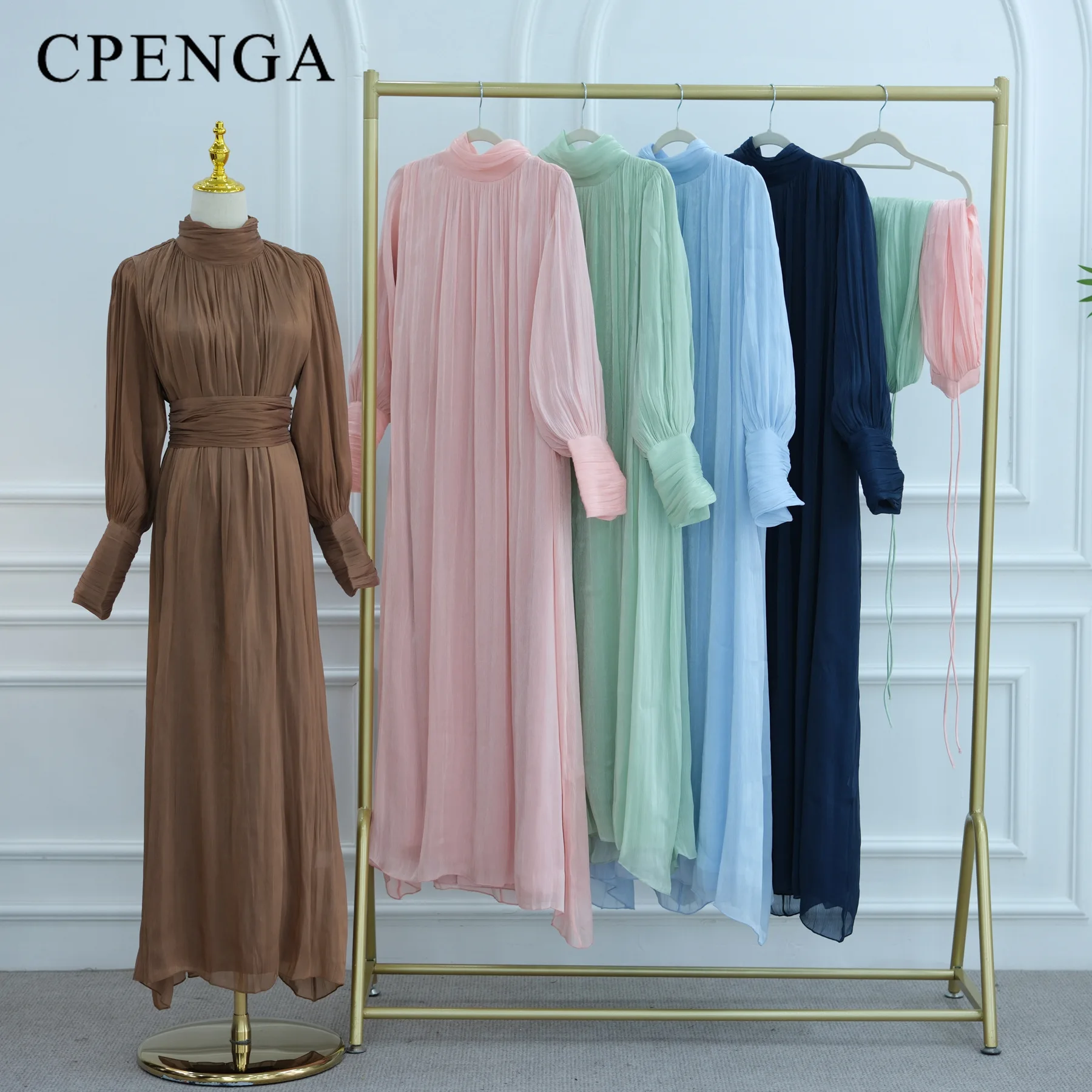 فستان عربي بأكمام مكبل للنساء المسلمات 2025 دبي عباية متواضعة إسلامية عطلة الزي الجديد عادي الاصطناعية الساتان تركيا رداء