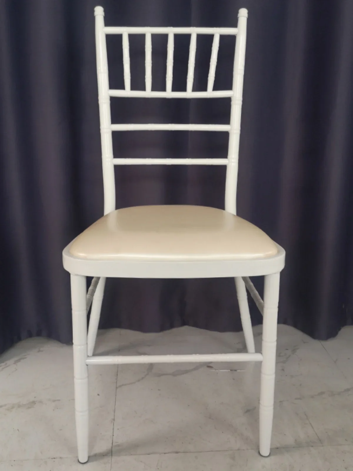 

New Chinese wedding hotel auditorium bamboo chair cushion into the frame built-in banquet restaurant iron pipe chair practical.