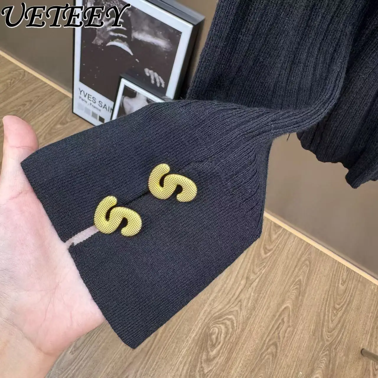 2025 Otoño Invierno nuevo suéter de manga larga con cuello vuelto Top con botones de Metal pesado estilo francés elegante cárdigan de punto negro