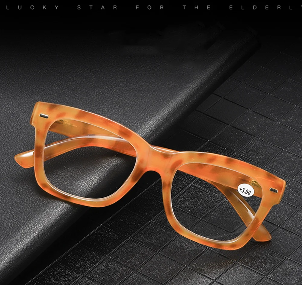 スプリングヒンジ付きリーディンググラス4個 – 汎用性と快適性を両立