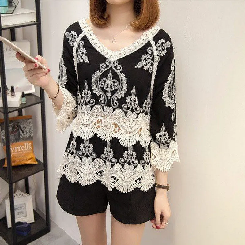 Retro Ethnic Style Chic Lace Embroidery Hollow Sexy T Shirt Women Casual V-neck 3/4 Sleeve Loose Sweet Street Top Female Clothes