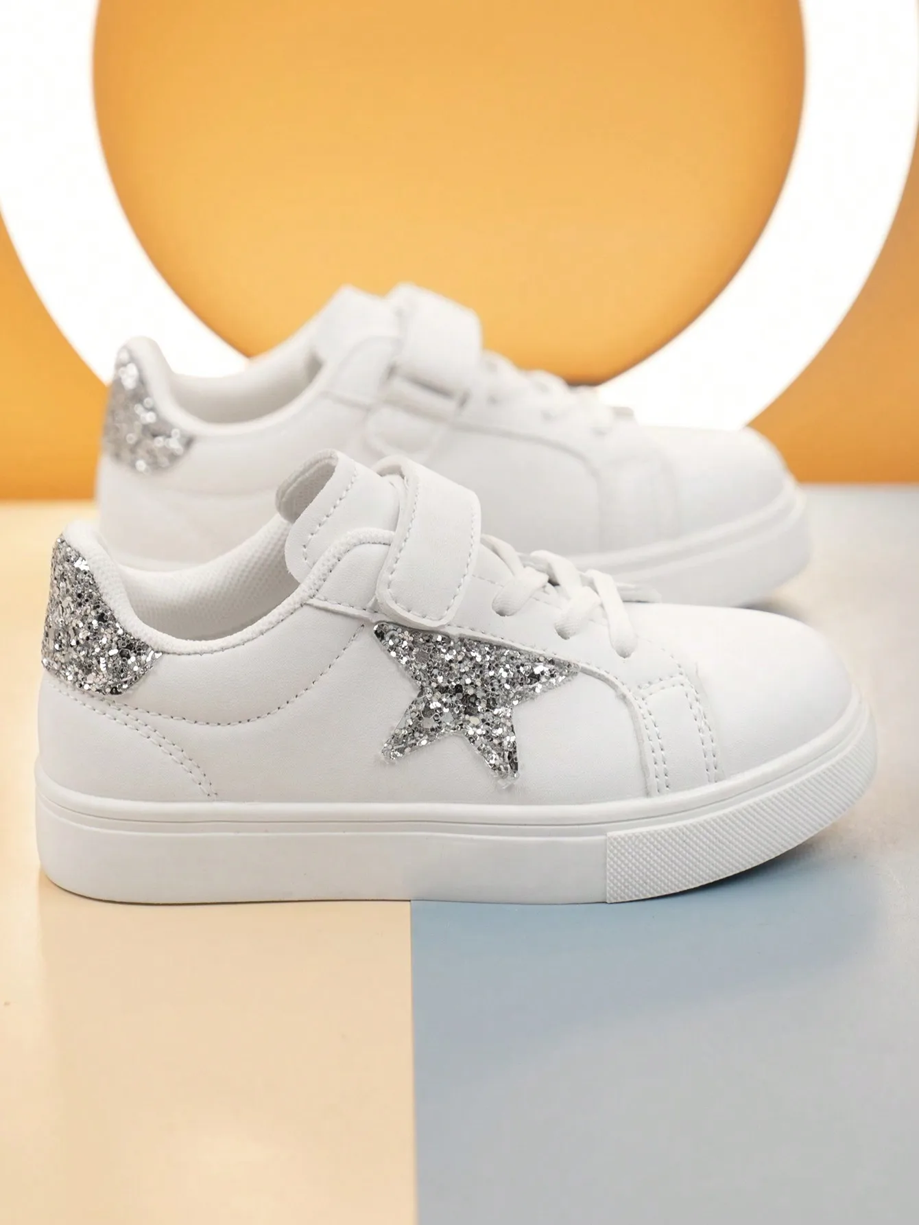 1 Pair Girls Glitter Star Decor Lightweight Flat Casual Sneakers, Comfortable Non-Slip Outdoor Kids Shoes