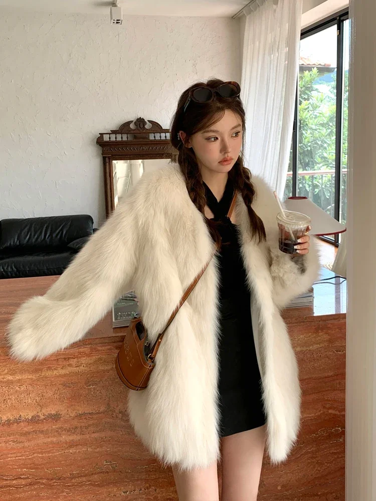 

Women's V-neck Fashion Fur Coat Medium and Long Haining Fur Integrated Thin Winter Fox Fur Coat