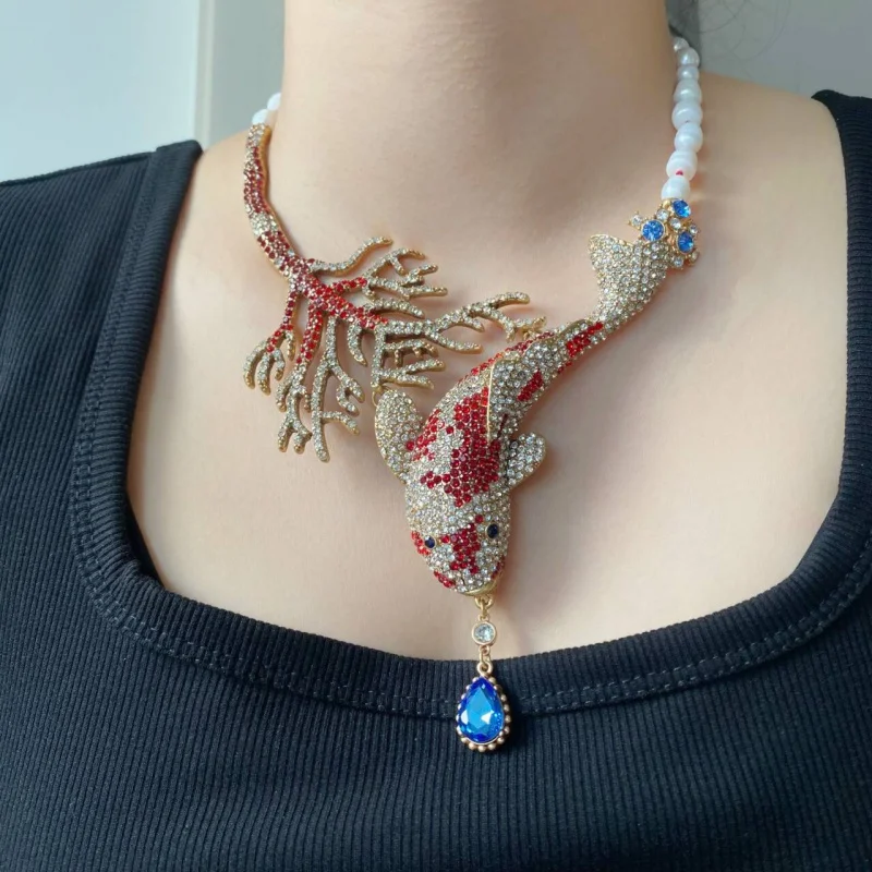 

Retro Chic Curved Snake Design Exaggerated Loose Women Necklace Natural Freshwater Pearl Ornament Jewelry Present