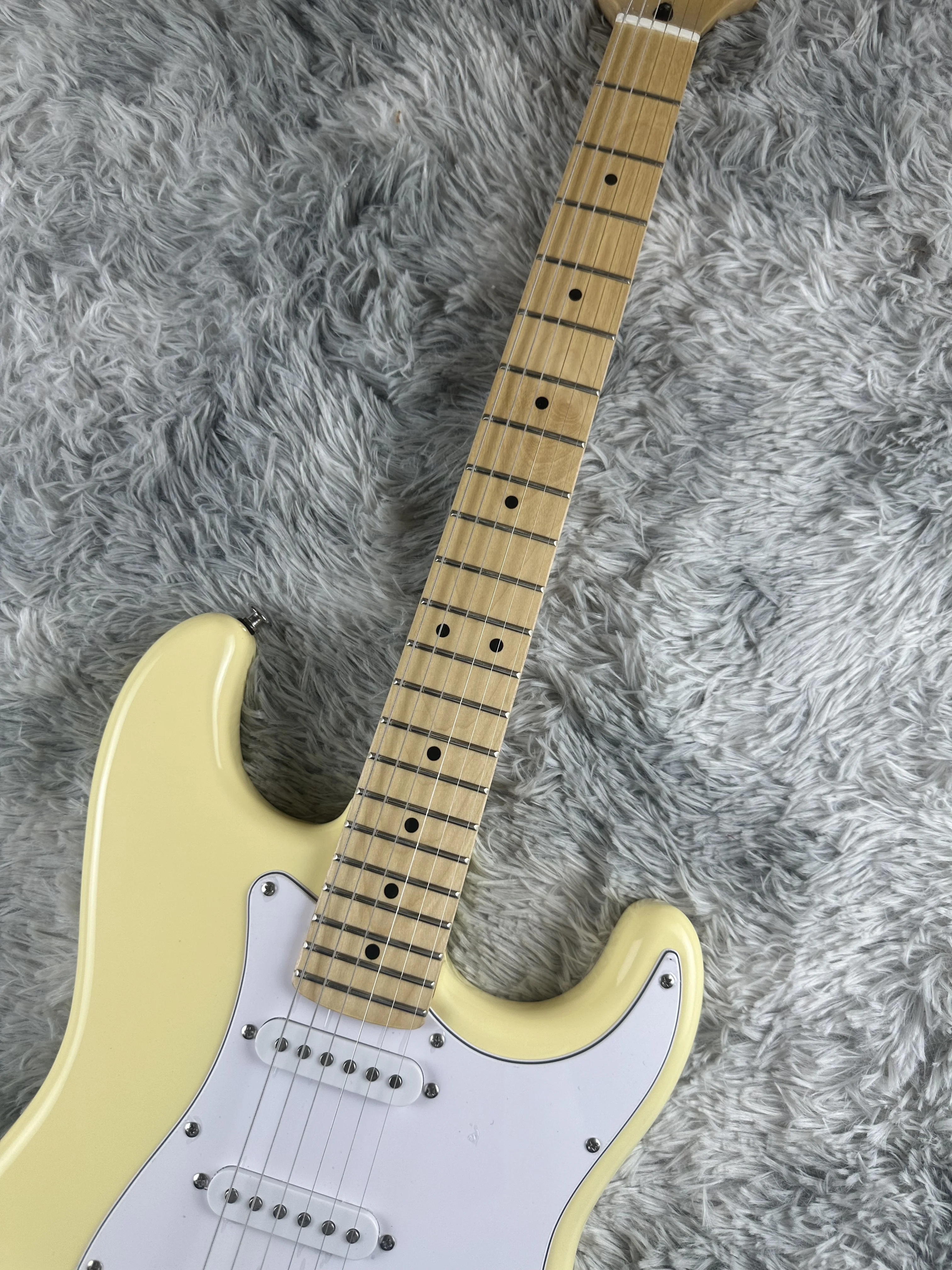 ST electric guitar, creamy yellow light, imported paint, alder body, maple fingerboard, 6-string, quick shipping included