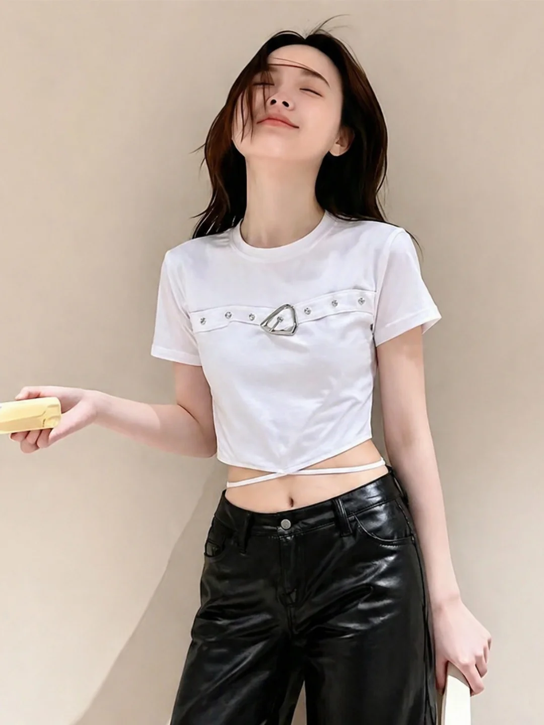 

Unique Sexy Slim Fit Short Sleeve T-Shirt Korean Style Commute Straight Tube Design Sensual Versatile Summer 2026 Top