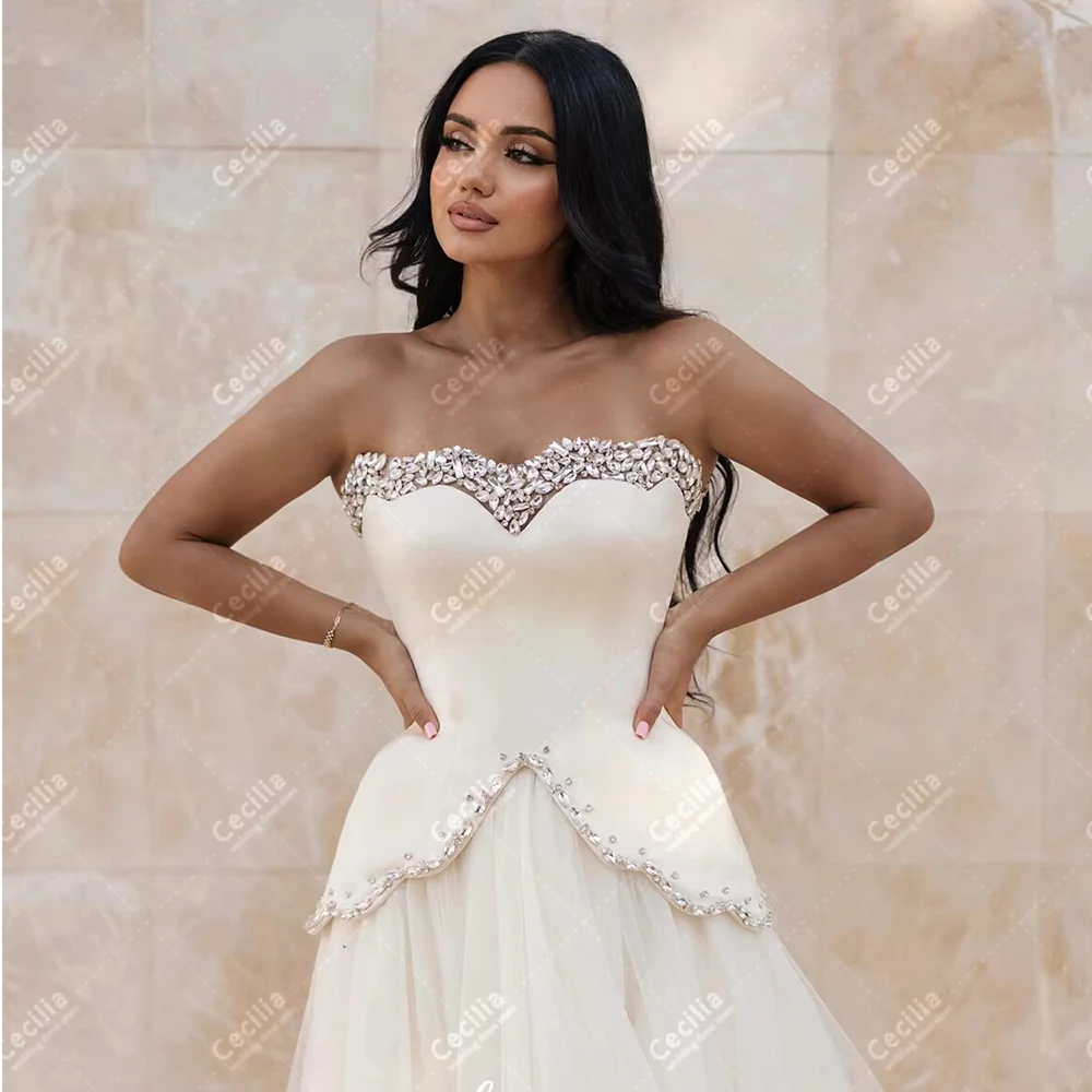 فساتين الزفاف الحديثة الساتان زي العرائس الديكور يزين مثير حمالة عارية الذراعين الجلباب رشيقة مخصصة Vestidos De Novia