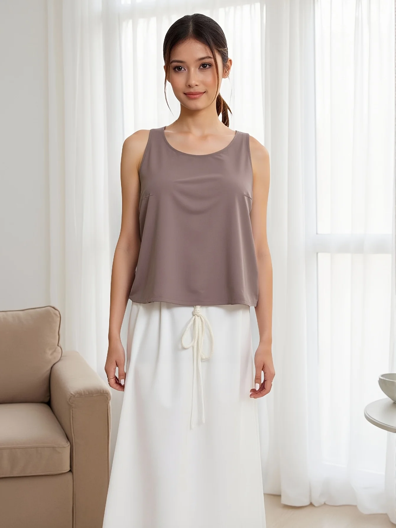 

Женская блузка-топ без рукавов из атласа, свободного кроя, повседневная, для офиса, цвета тауп (0XL-4XL)