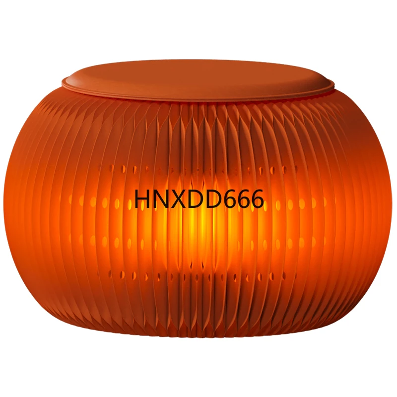 

Бытовая маленькая скамейка, декоративная лампа в виде тыквы, круглый табурет