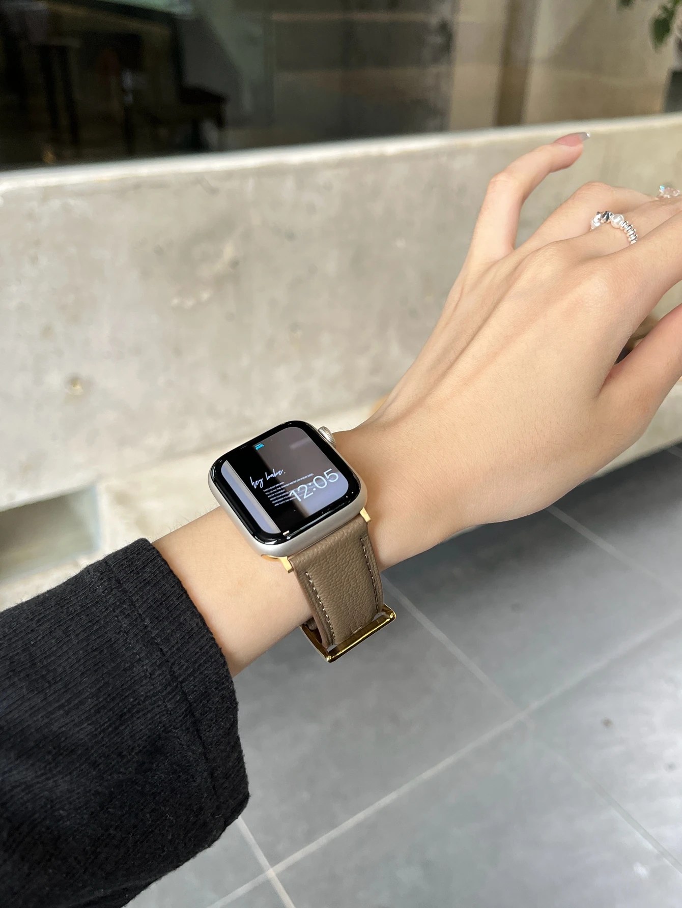 新しい革ループ Apple Watch バンド女性シリーズウルトラ 10/9/8/7/6 38 ミリメートル 40 ミリメートル 41 ミリメートル 42 ミリメートル 44 ミリメートル 45 ミリメートル 46 ミリメートルストラップ