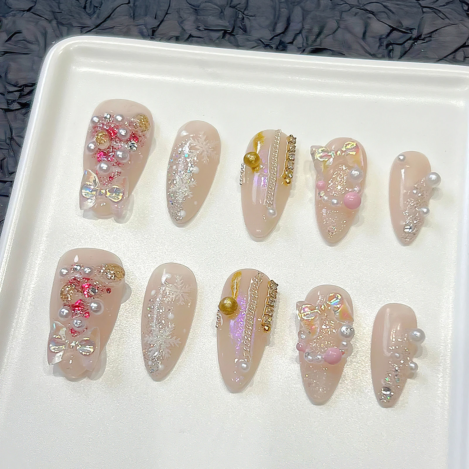 

Нажмите на ногти ручной работы, рождественский колокольчик, блестящая пудра, снежинки, накладные ногти, полное покрытие, носимые миндалевидные накладные ногти, рождественский подарок