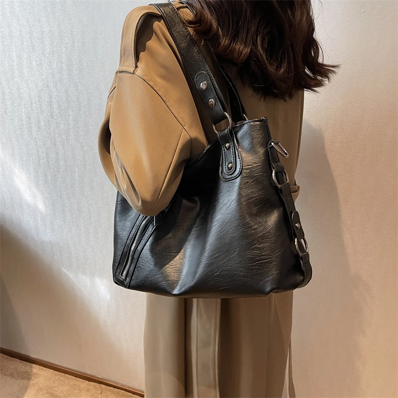 LEFTSIDE Fashion Leather Tote Bag for Women 2023 Tend Females Simple Large High Capacity Shoulder Bag Handbags and Purses