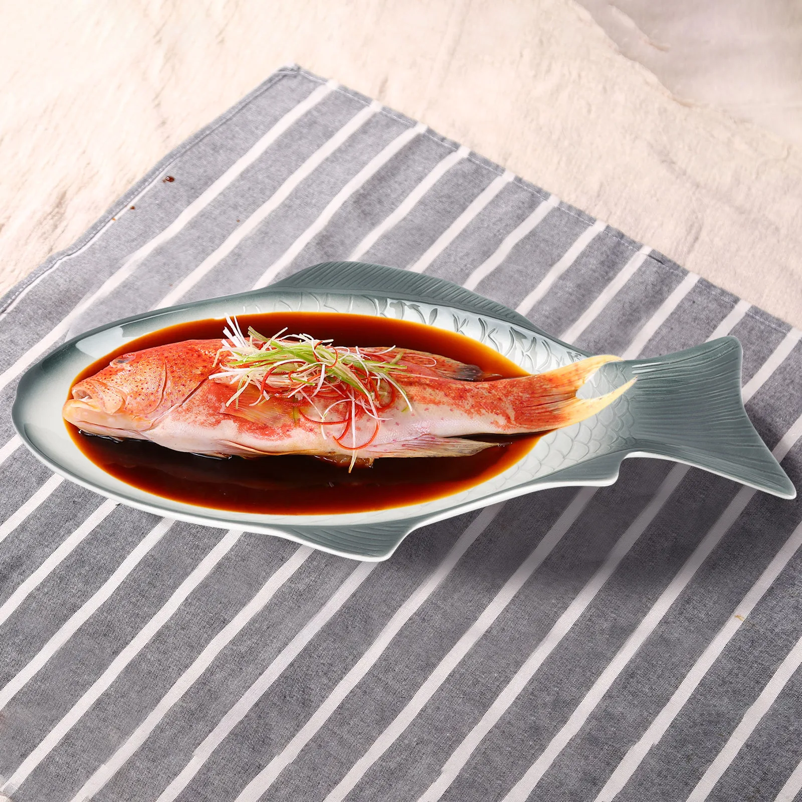 

Ceramic Fish Shaped Steaming Plate for Steamed Fish and Seafood Serving Dish Decorative Food Tray Elegant Table Centerpiece