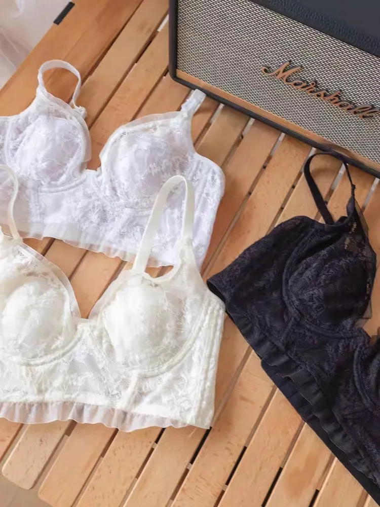 

MOYISU Victorian Lace Lingerie Bra, French Soft Underwire Bra for All Bust Sizes, Breathable Support Bralette with Vintage Charm