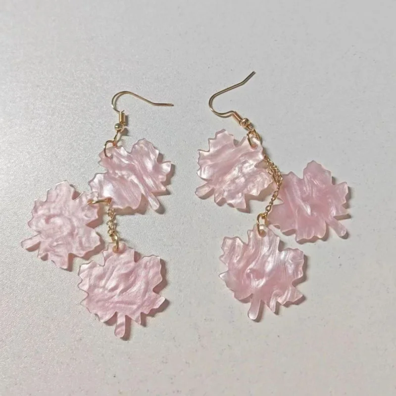 Creative Canadian Thanksgiving Acrylic Water Ripple Maple Leaf Pendant Charming Earrings for Fashionable Women
