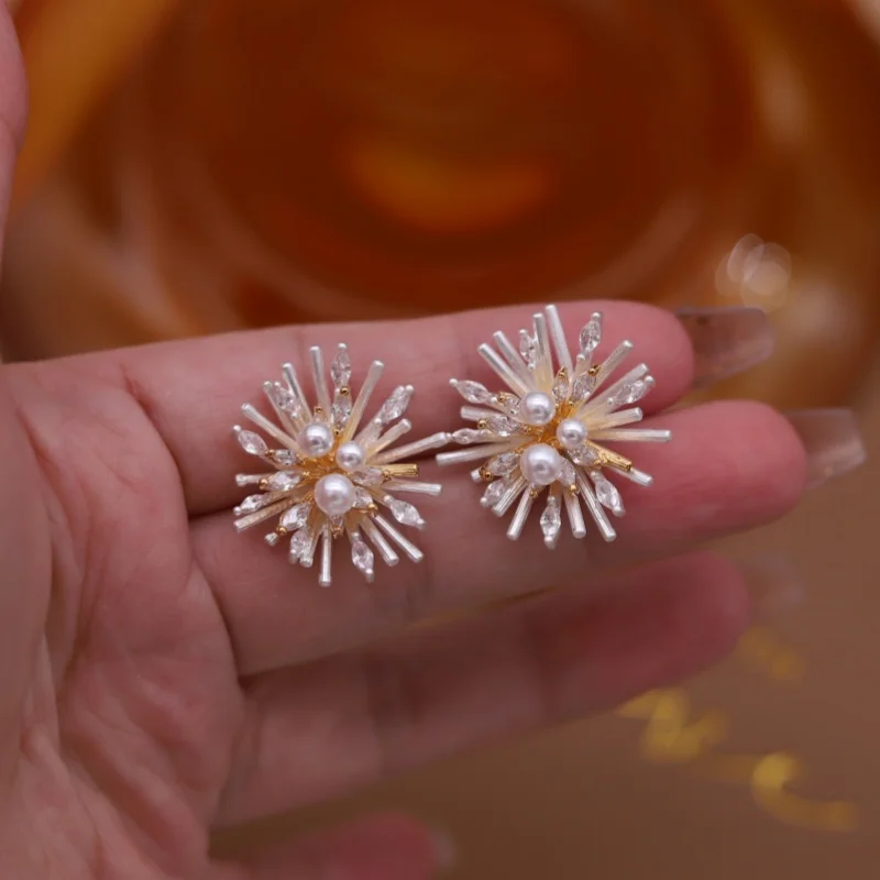 2025 Korean new design fashion jewelry two-color plated irregular flowers zircon earrings elegant women's daily work accessories