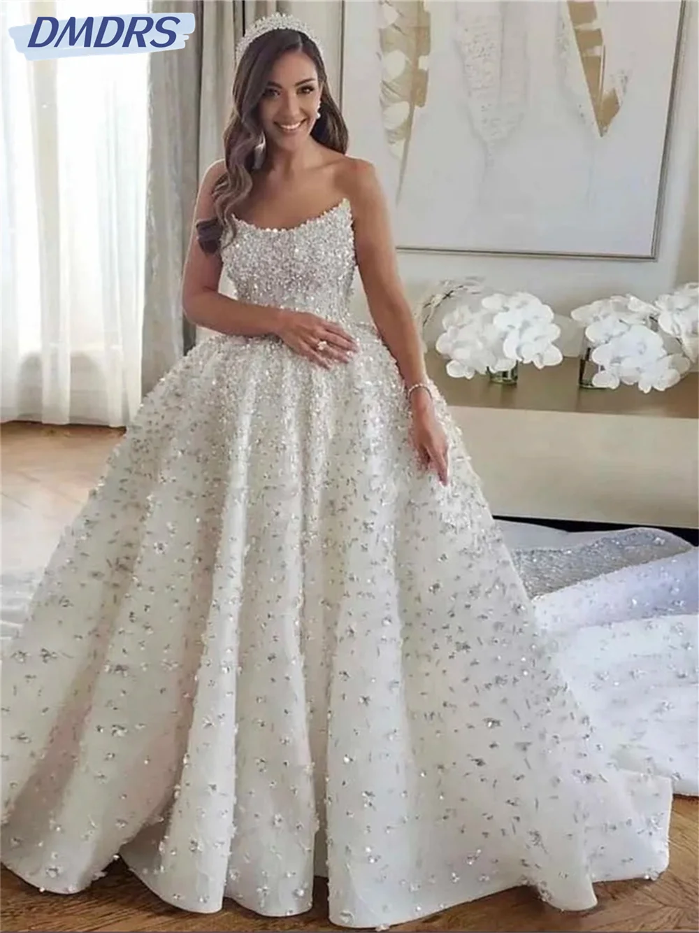 Charming Sleeveless Wedding Dress 2024 Elegant Beaded Ball Gown Luxurious Strapless Floor Length Bridal Gown Vestidos De Novia