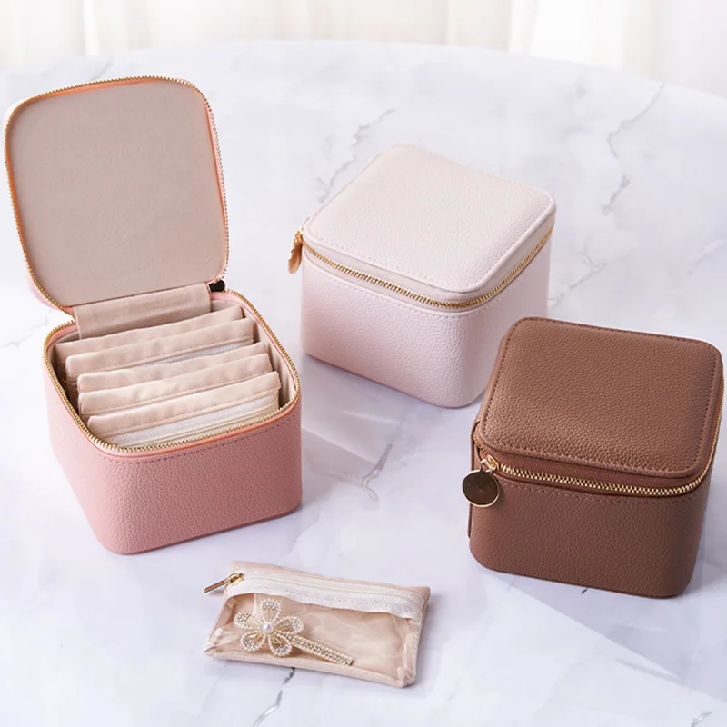 Portable Jewelry Organizer Travel Case Leather Makeup Bag for Earrings Rings Necklaces Cosmetic Pouch Gift for Women Holder Case