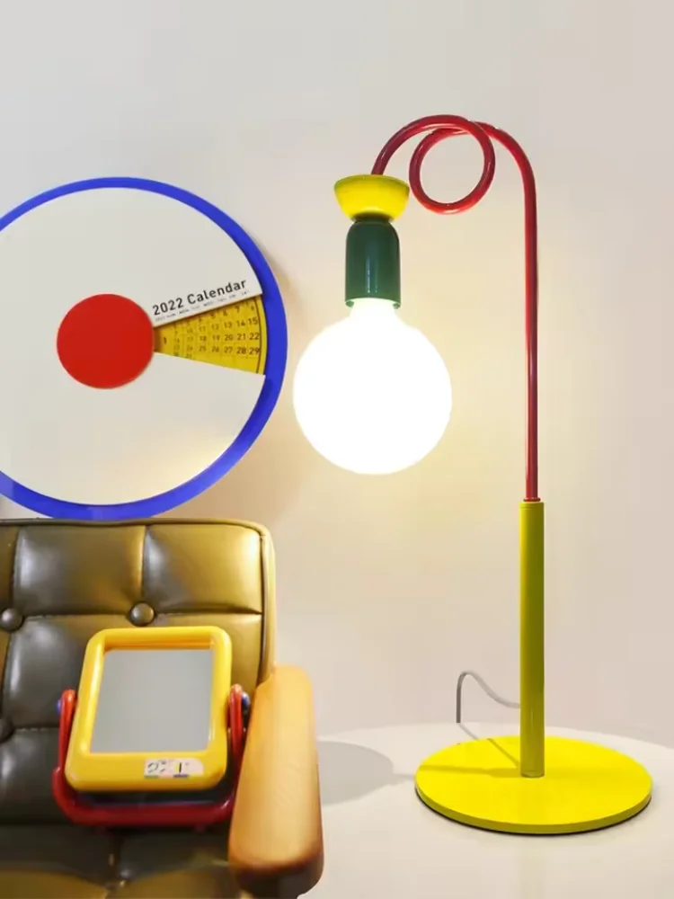 Morden Vintage Living Room Color Floor Lamp Bedroom Lamp Children's Room Cartoon Bedside Lamp LED Home Decoration Standing Light