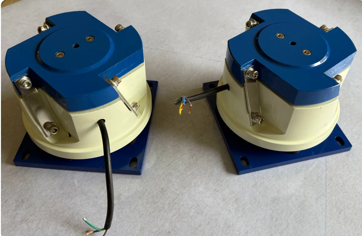 80# Vibration Plate Base Precision Vibration Plate Power Source 20W For Diameter 80-100MM Aluminum Plate