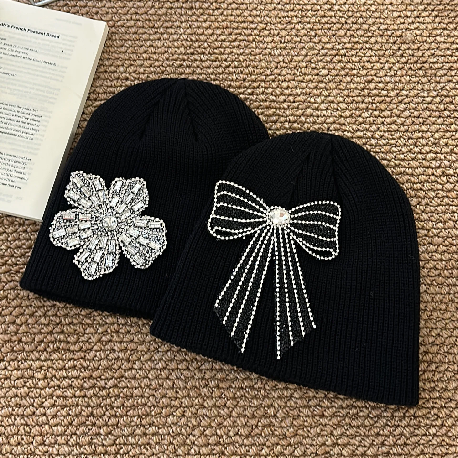 

Women's Solid Color Winter Knitted Hat Luxury Rhinestone Hip Hop Baotou Ear Protection Cold Hat Fashion