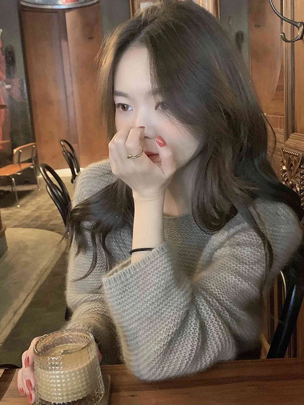 stylish-loose-bear-fur-sweater-new-winter-women's-fashion-high-end-sensation-european-trendy-top-vintage-style-by-jiaomuxue