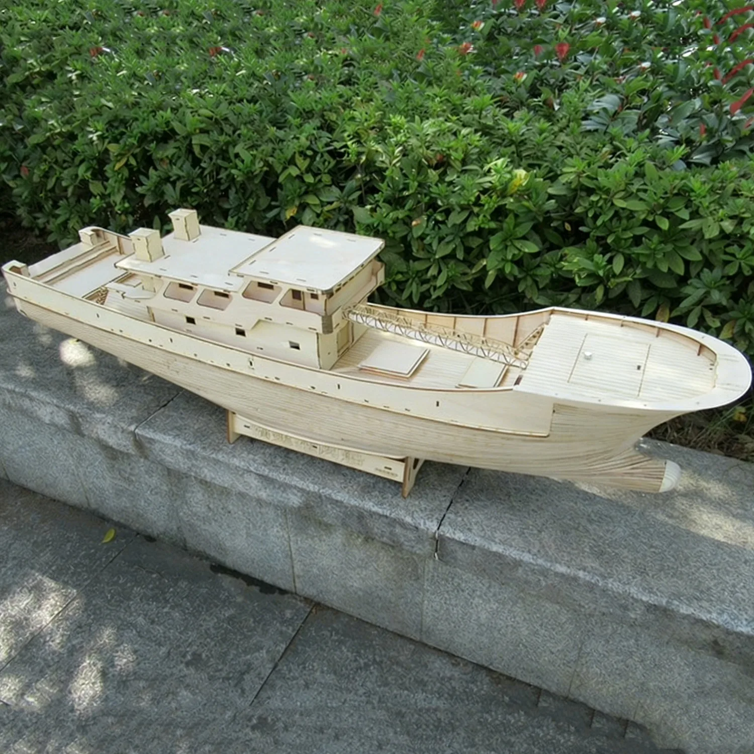 

Радиоуправляемый рыболовный катер-трал 130 см «Тигр» на трех опорах, деревянная конструкция, модель для сборки, игрушка-кораблик на радиоуправлении