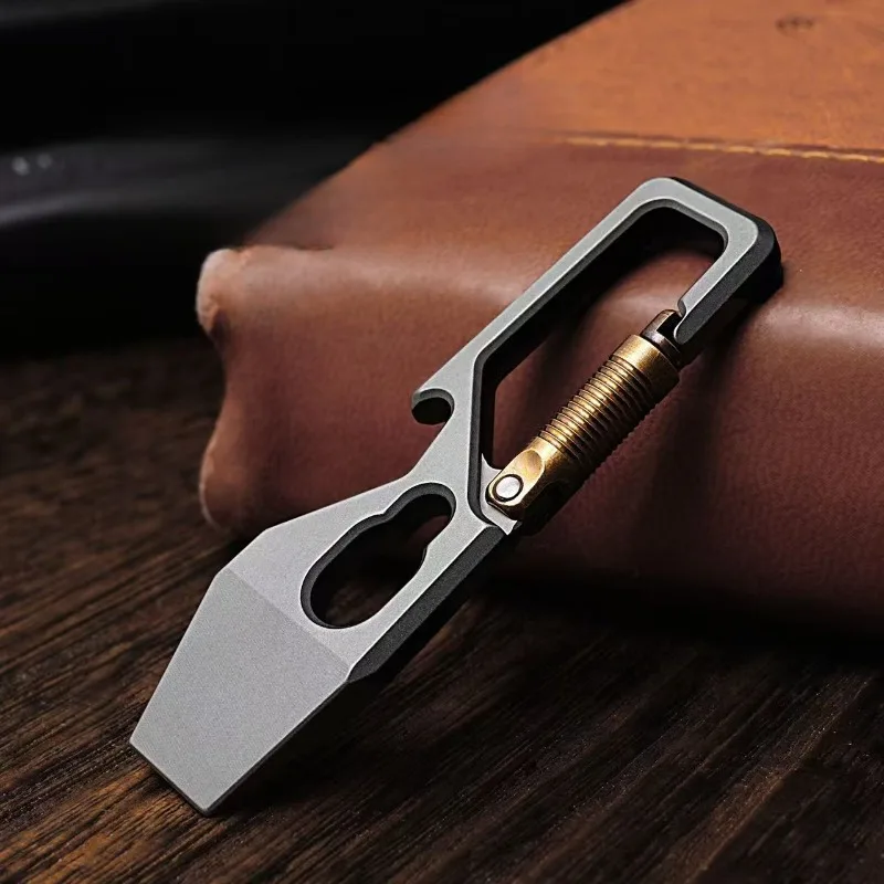 Liontin Gantungan Kunci Bar Pry Mini Aloi Titanium Baru EDC Alat Pengiriman Portabel Multifungsi Pembuka Botol