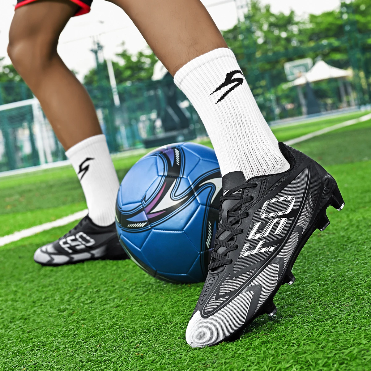 Men AG FG Firm Ground Football Cleats Shock Absorbing Comfort Soccer Boots Wear Resistant for Natural Grass Matches