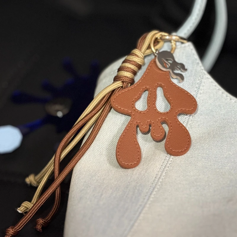 

В наличии кожаные подвески в виде кальмара Splatoon Jet Warrior для подарков подруге и пары