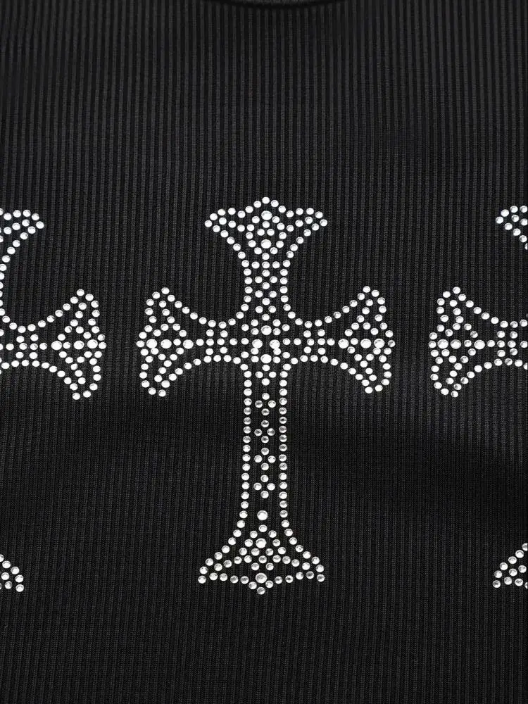 فستان Y2K جديد لعام 2025 بتصميم فتاة ساخنة متقاطعة ماسية بدون ظهر، فستان أسود بدون أكمام على الطراز القوطي