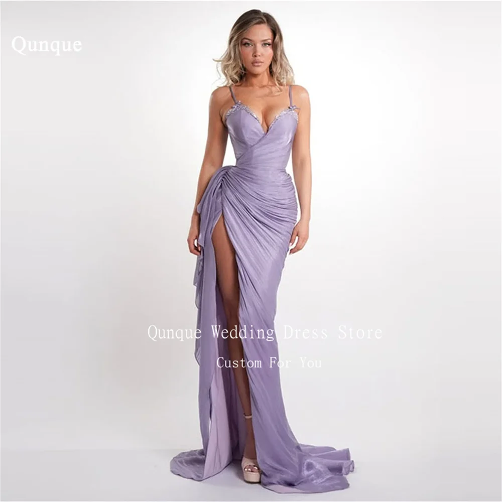 Qunque Lavendelfarbenes Satin-Abendkleid mit Herzausschnitt und Schleifen, Perlenbesetztes Ballkleid mit hohem Schlitz, Meerjungfrauenkleid mit Spaghettiträgern, Maßanfertigung