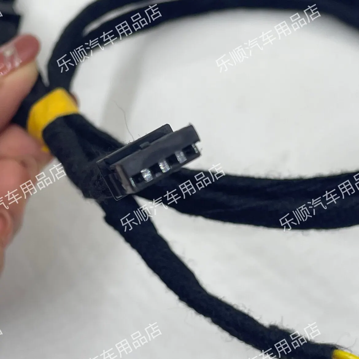 Suitable for BMW steering wheel shift harness cable plug E90 E82 E87 E84 X1 4p, take the wire