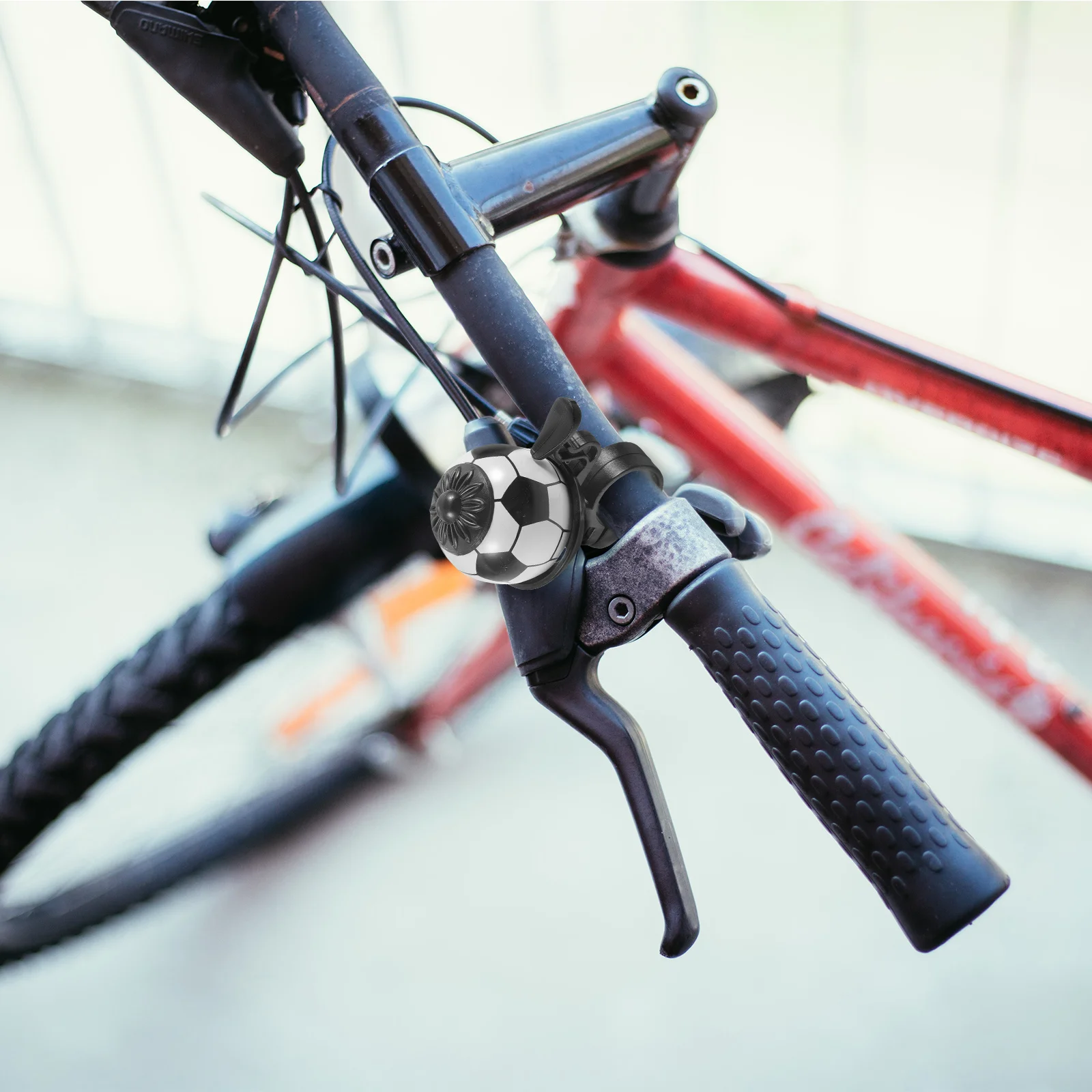 

Professional Bike Bell Portable Cycling Accessory Clear Sound Waterproof Multi-Function Bicycles Bell for Road Mountain Bikes