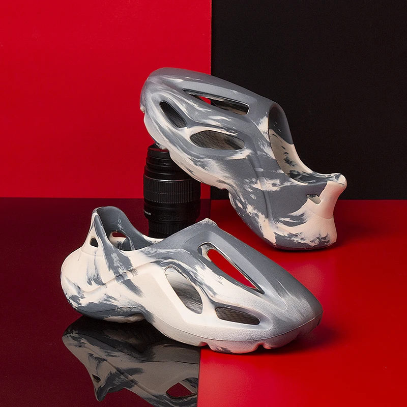 

Couple Style Camouflage Men and Women Summer Lightweight Toe-Toe Sandals Beach Shoes Couple Wading Sandals and Slippers