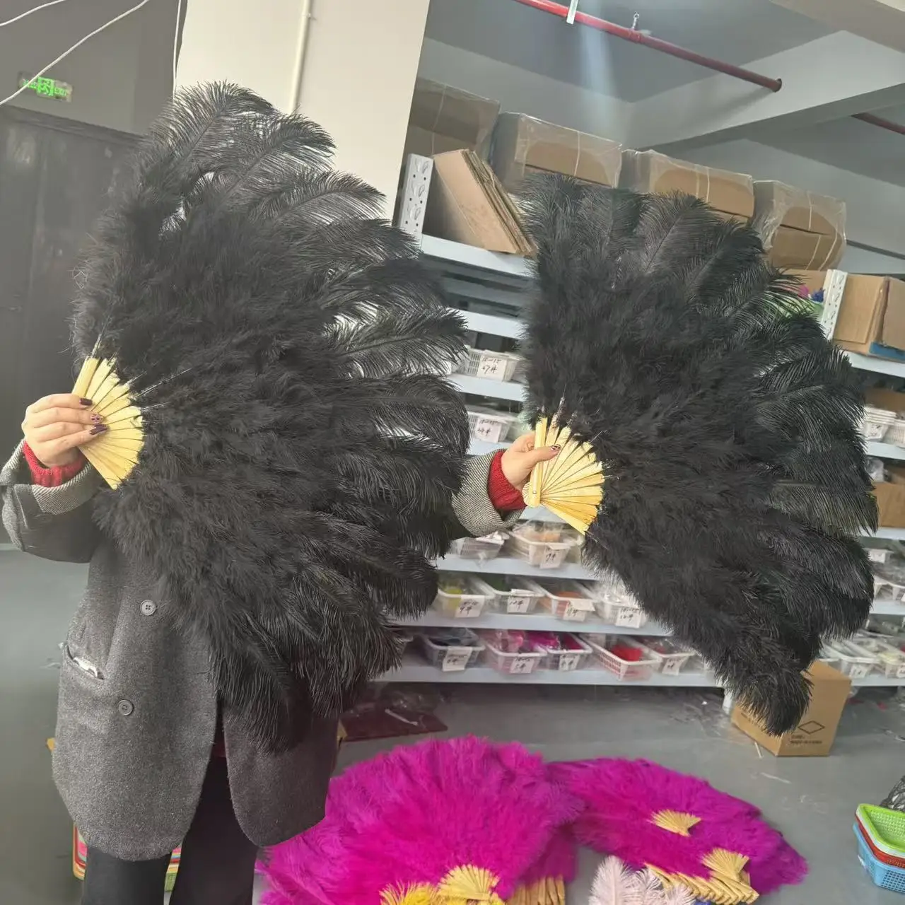 Large Black Ostrich Feathers Fan White Feather Dance Fans Folding Hand Carnival Party Wedding Celebration Belly Dance Show 100CM