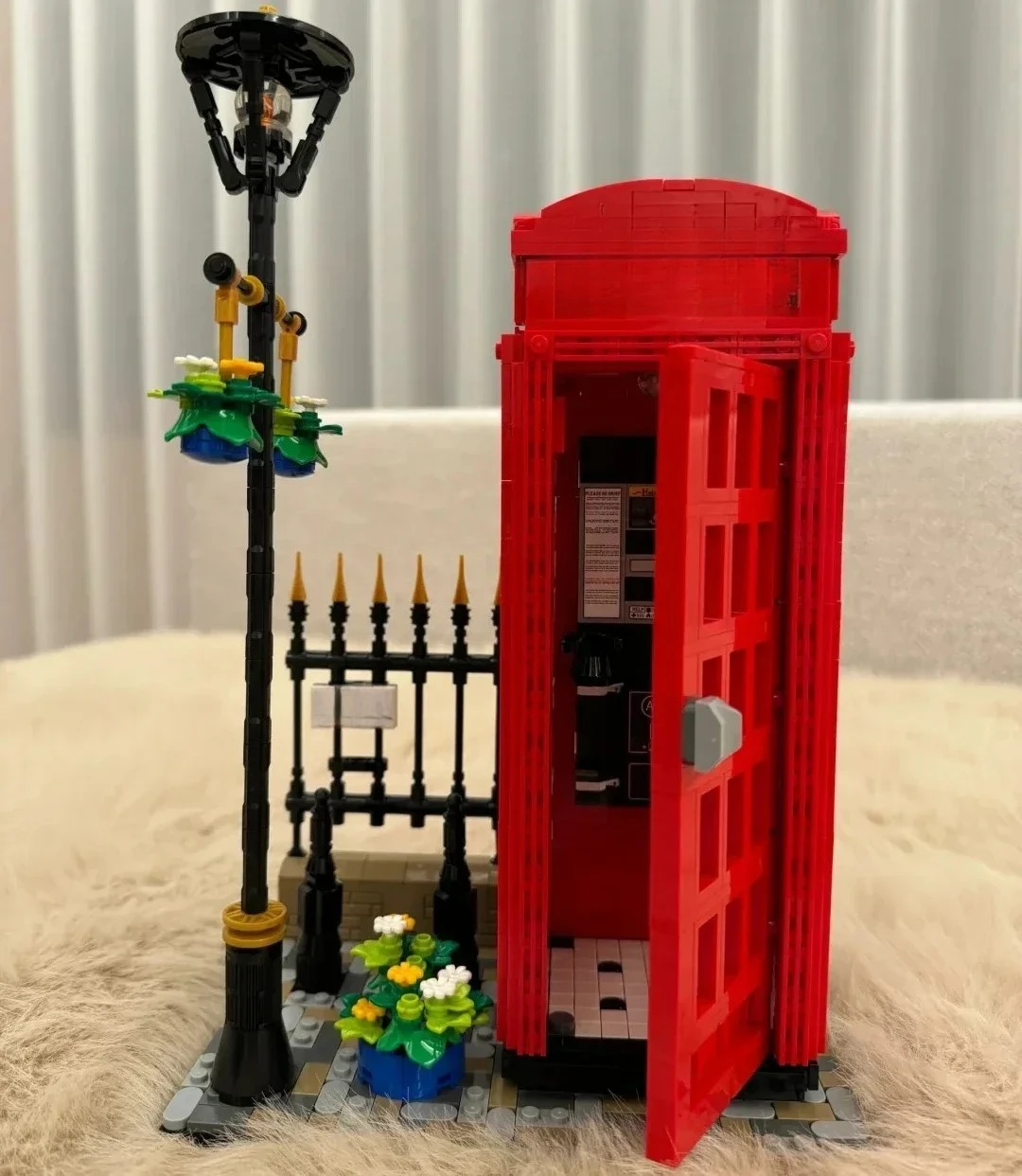 

Идеи Красный Лондон Телефонная коробка Наборы строительных блоков, совместимые с частицами Legoed, подходят для рождественских подарков 21347.