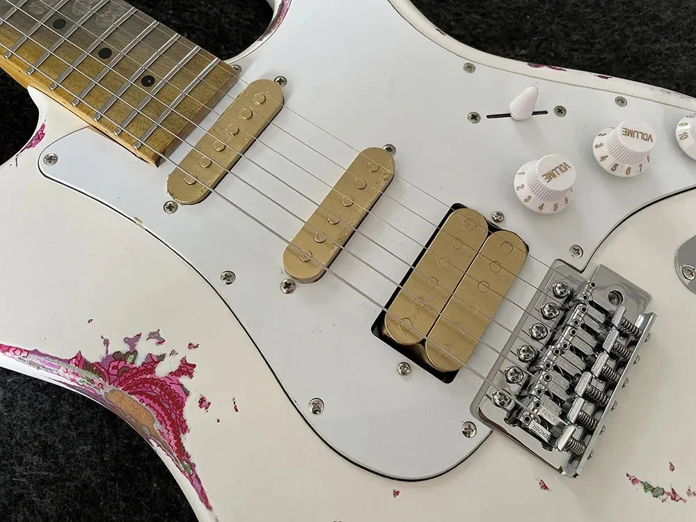 40 inches Relic Guitar with Water Transfer Printing, Master built White, Tremolo Bridge, Customized,