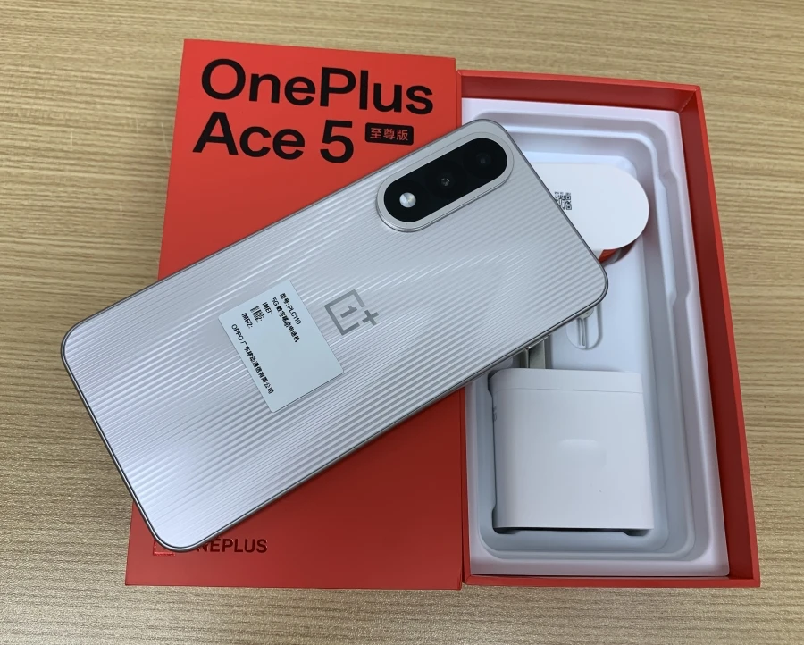 Chinese Version Unlocked OnePlus Ace 5 Ultra 6.83inch AMOLED MTK Dimensity9400+ 50MP 6700Mah 100W SuperVOOC NFC OTA Ace5 Ultra