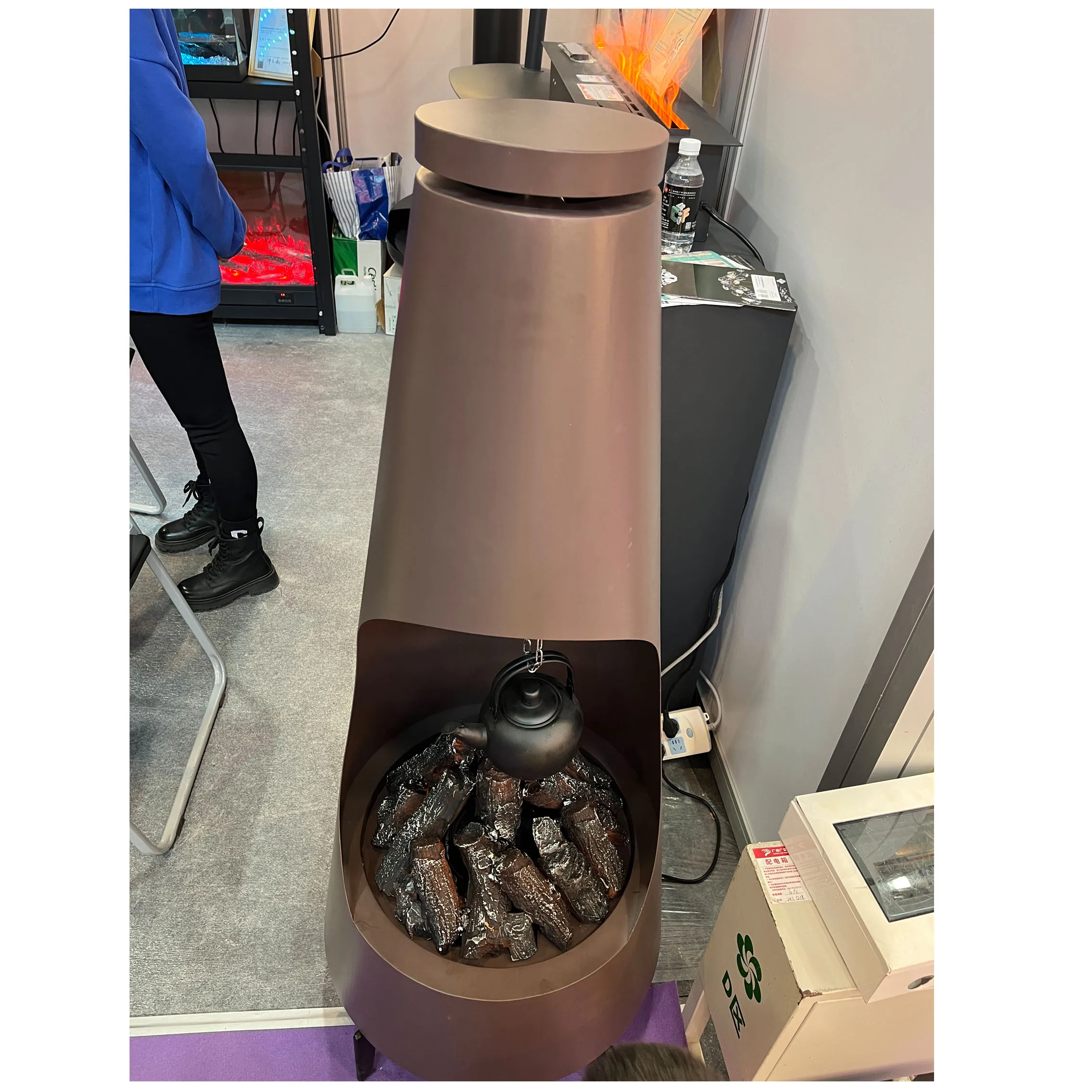 Round atomized decorative wood stove villa bed and breakfast living room floor-to-ceiling integrated curved teapot